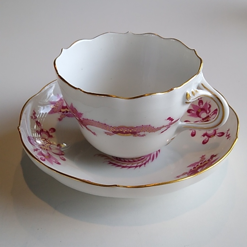 Meissen Hand Painted Puce Rose & Gold Court Dragon Tea Cup & Saucer